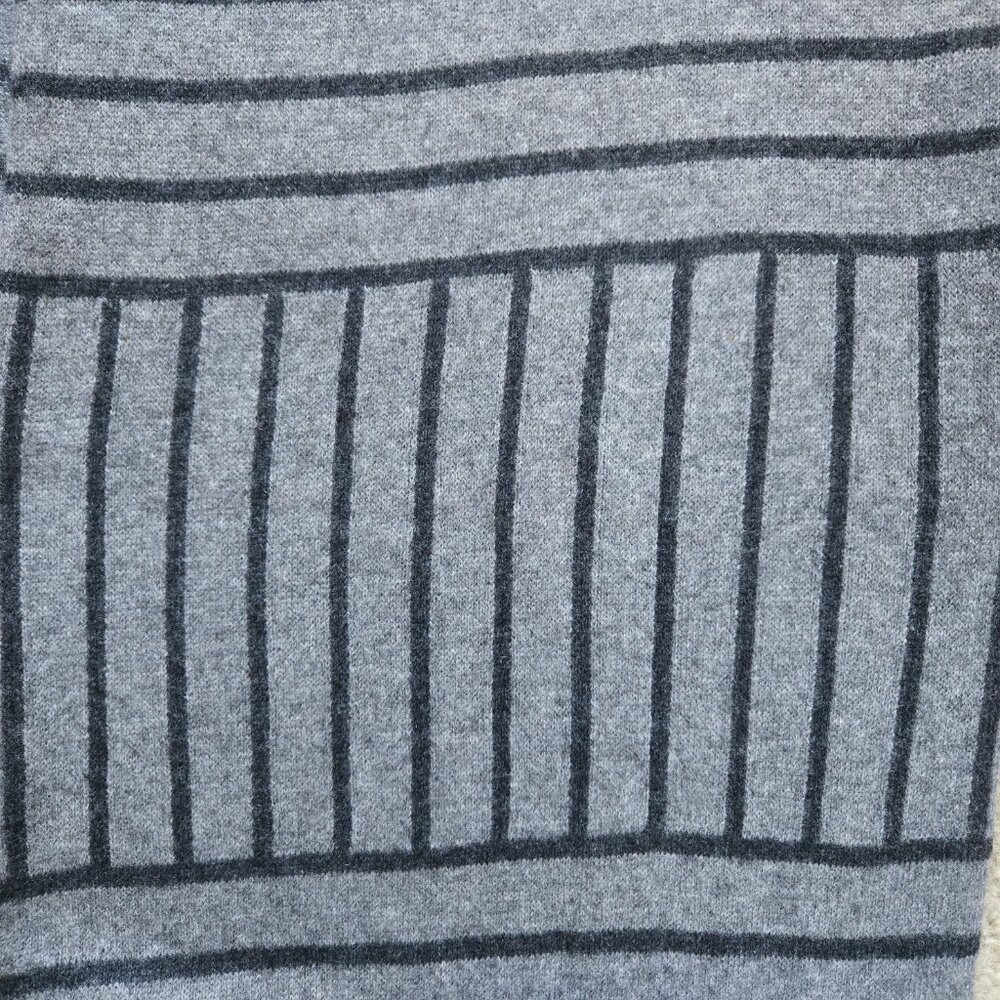 Qi Cashmere Scarf Grey Black - Picture 5 of 7